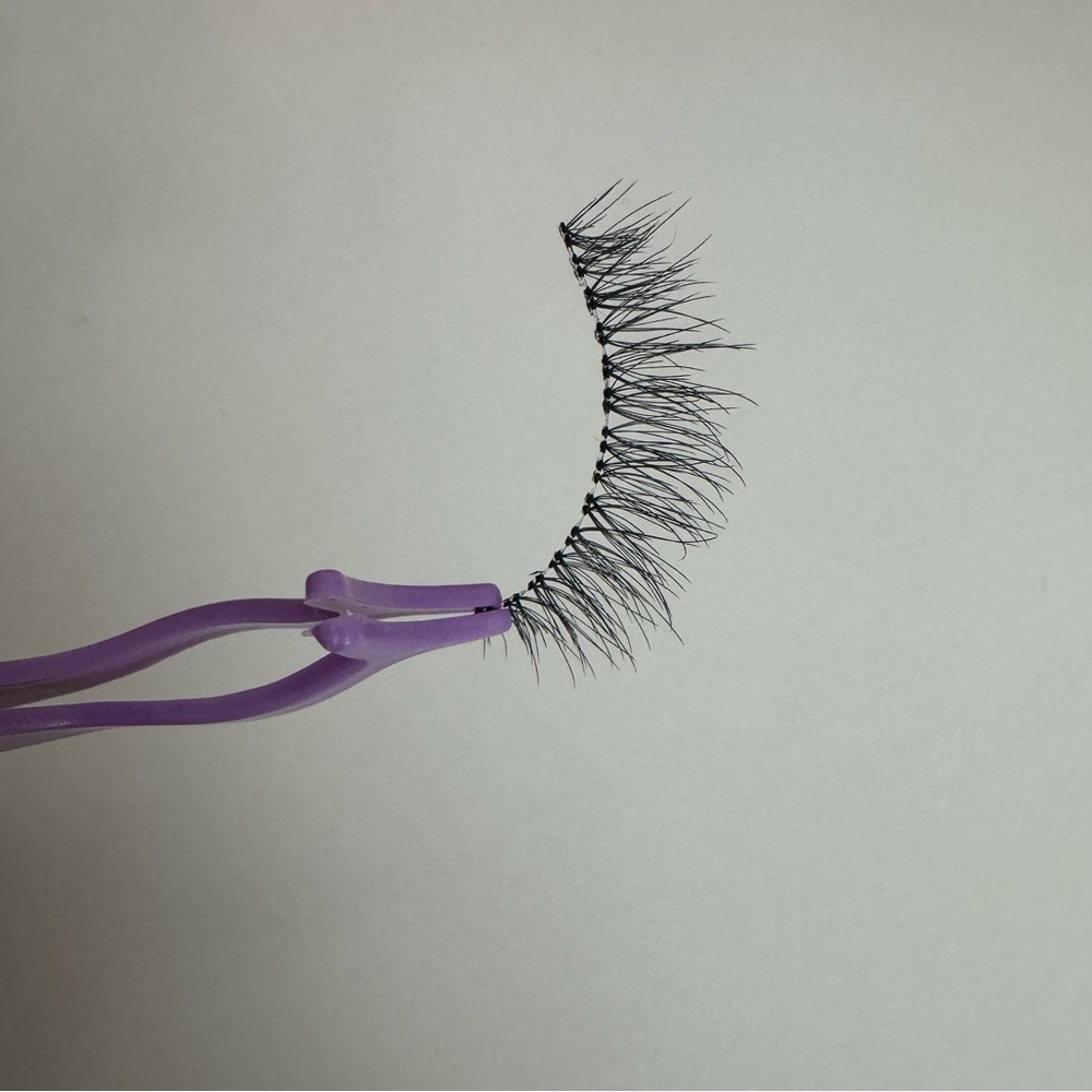 "9-5" False Lashes - Picture 4 of 7
